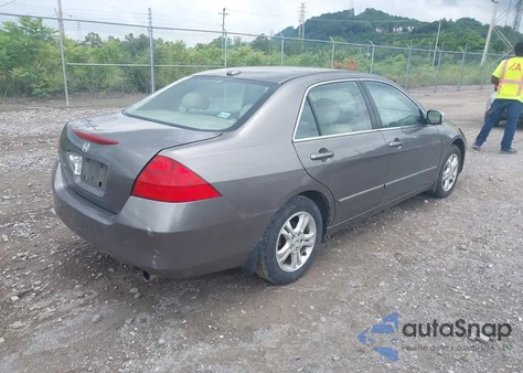 2007 Honda Accord 2.4 Ex z USA, uszkodzony, nr VIN 1HGCM56877A051903